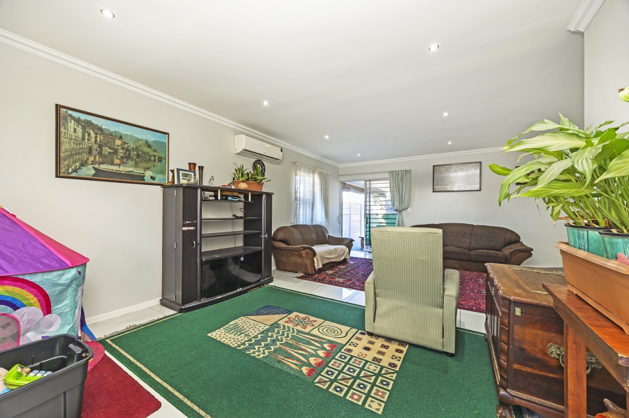 3 Bedroom Property for Sale in Zonnendal Western Cape